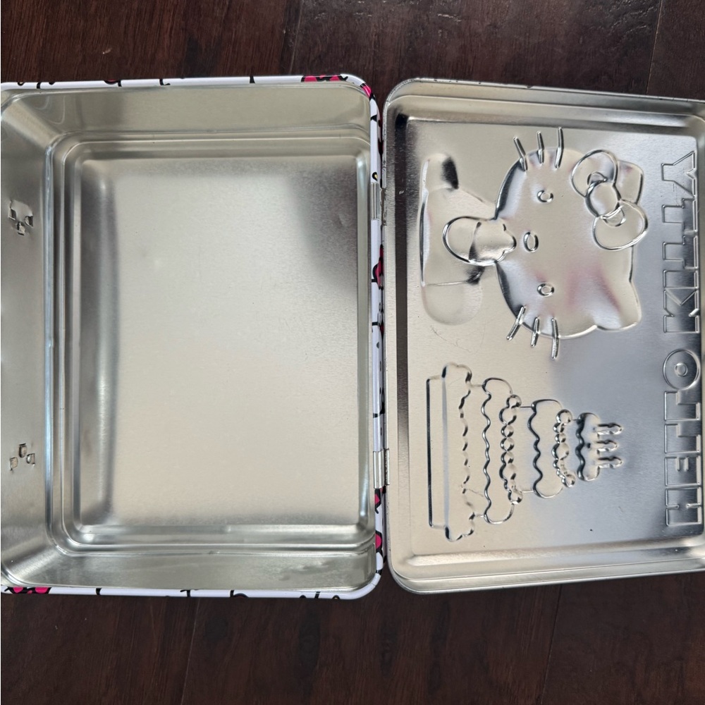 Sanrio Hello Kitty Silver Lunch Box